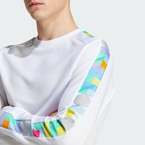 Manchester United Peter Saville NWT Official Jersey white multicolor size large - Picture 2 of 11